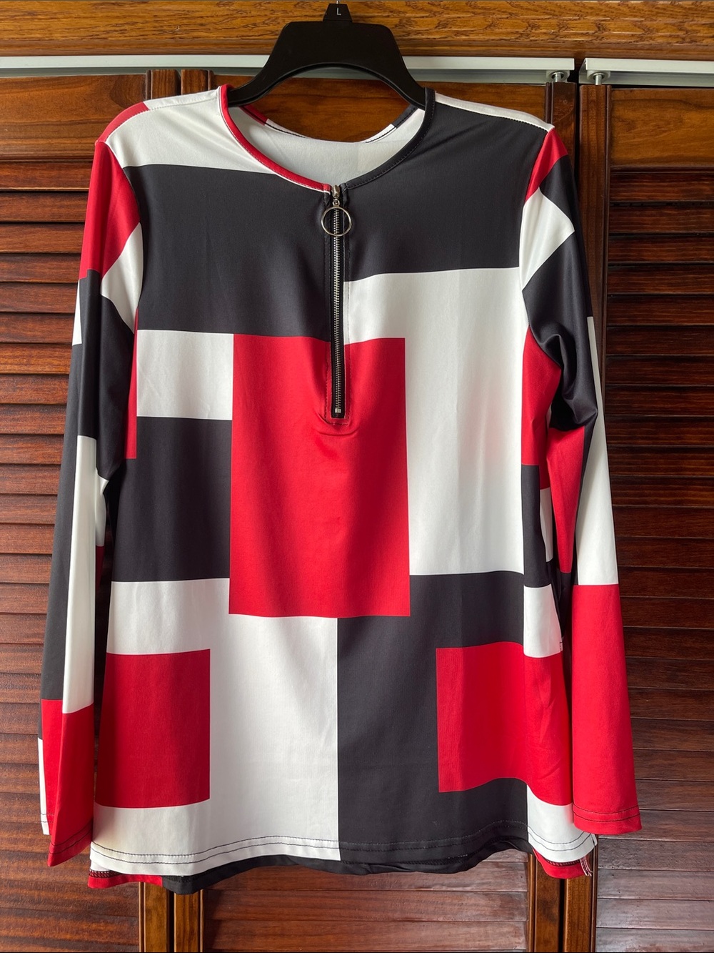 Womens zipper in front blouse, NWOT